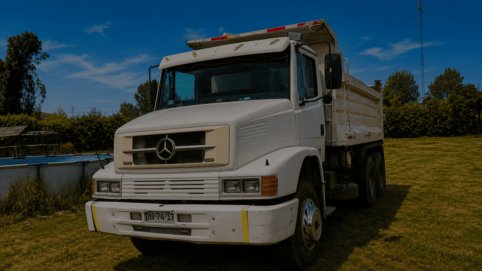 Camión tolva para transporte de materiales en Melipilla
